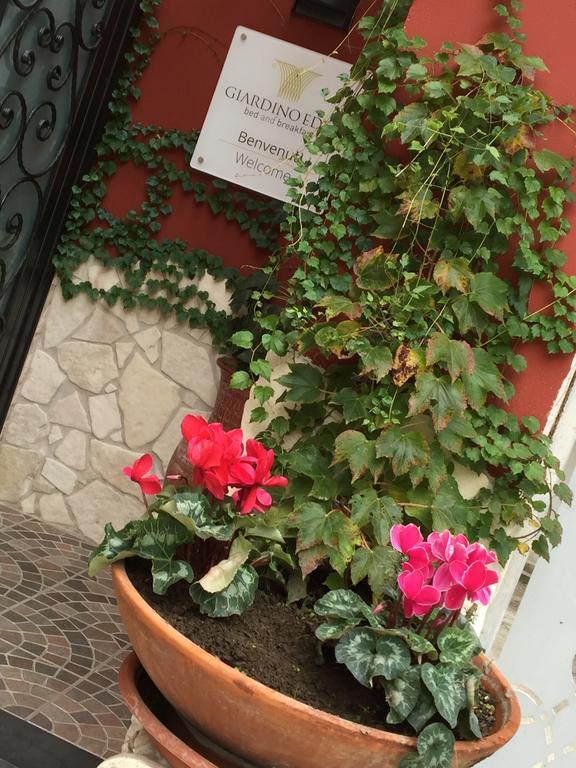 Giardino Eden B&B Неаполь Номер фото
